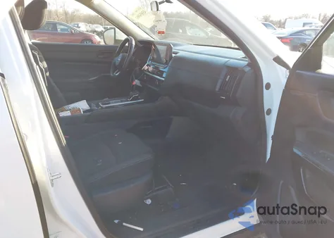 2024 Nissan Pathfinder Sv 4Wd z USA, uszkodzony, nr VIN 5N1DR3BC5RC290517